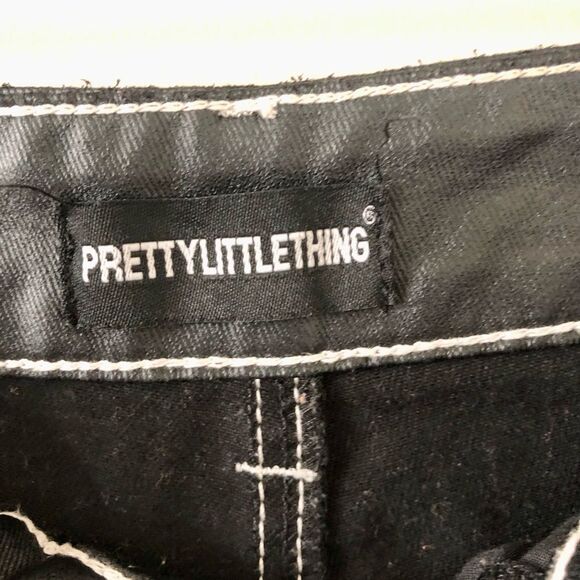 Pretty Little Thing Coated Cargo Denim with Contrast Stitching in Black Size - 4 - Picture 4 of 7